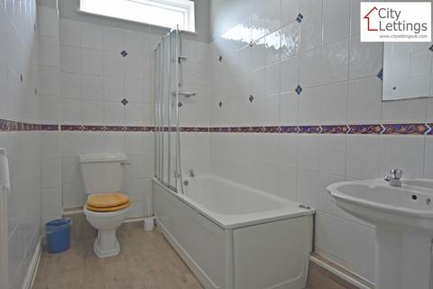 3 bedroom flat to rent - 89b Forest Road West Nottingham NG7