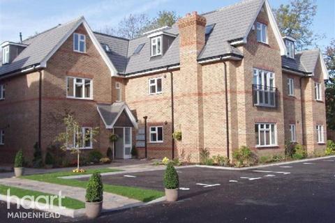 undefined, Shoppenhangers Road, MAIDENHEAD