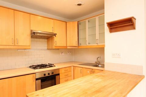 Studio to rent, Kentish Town Road, Camden Town, NW1