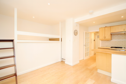Studio to rent, Kentish Town Road, Camden Town, NW1
