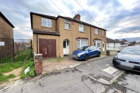 5 bedroom semi-detached house for sale, Bedford Avenue, Hayes,, Middlesex, UB4