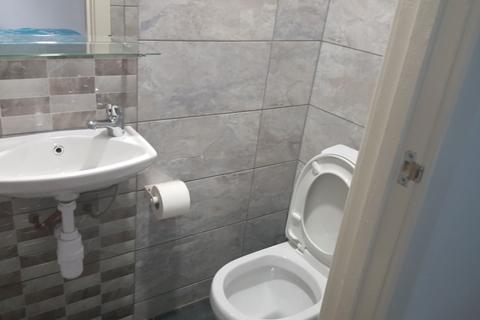 1 bedroom in a house share to rent, South Road, Birmingham