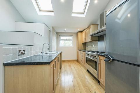 1 bedroom flat to rent, Richmond Road, TW1