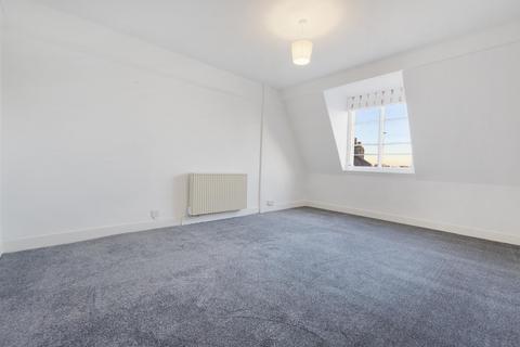 3 bedroom flat to rent, Flat , Caledonia Place, BS8