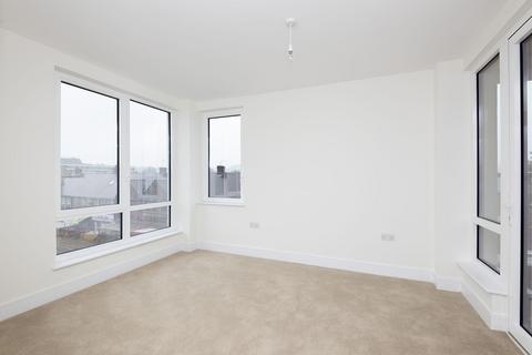 2 bedroom flat to rent, Coombe Lane, Raynes Park