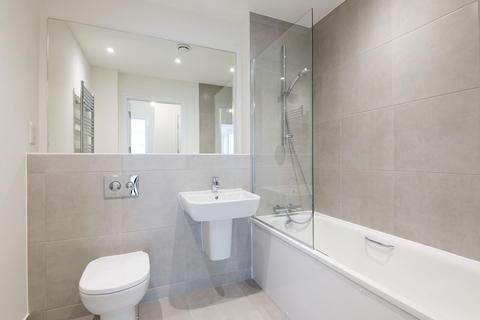 2 bedroom flat to rent, Coombe Lane, Raynes Park