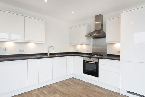 2 bedroom flat to rent, Coombe Lane, Raynes Park