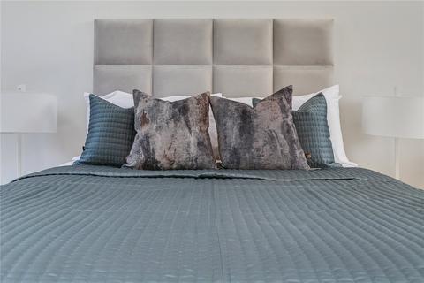 Studio to rent, Queens Gate Terrace, South Kensington, London