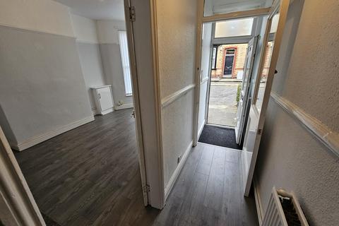 3 bedroom terraced house to rent, Fantastic 3 bed house property in Walton