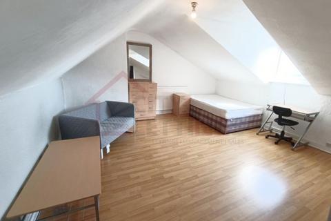 3 bedroom flat to rent, Forest Road West, Arboretum