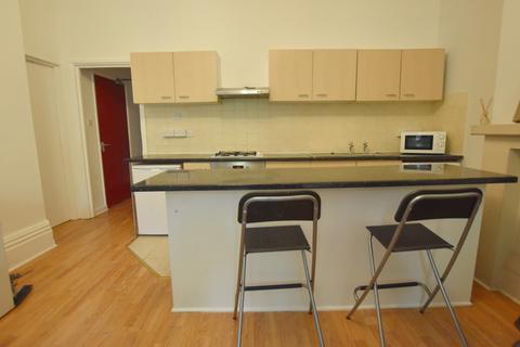5 bedroom flat to rent, Forest Fields Nottingham NG7