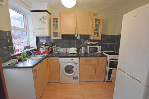 4 bedroom terraced house to rent, Albert Grove, Nottingham