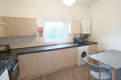 3 bedroom flat to rent, Forest Road West, Arboretum