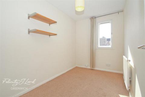 2 bedroom flat to rent, Crosslet Vale, London