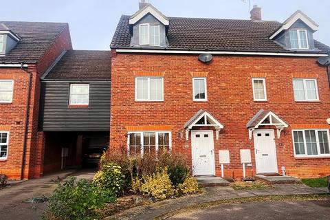 4 bedroom townhouse to rent, Gibbards Close, Sharnbrook