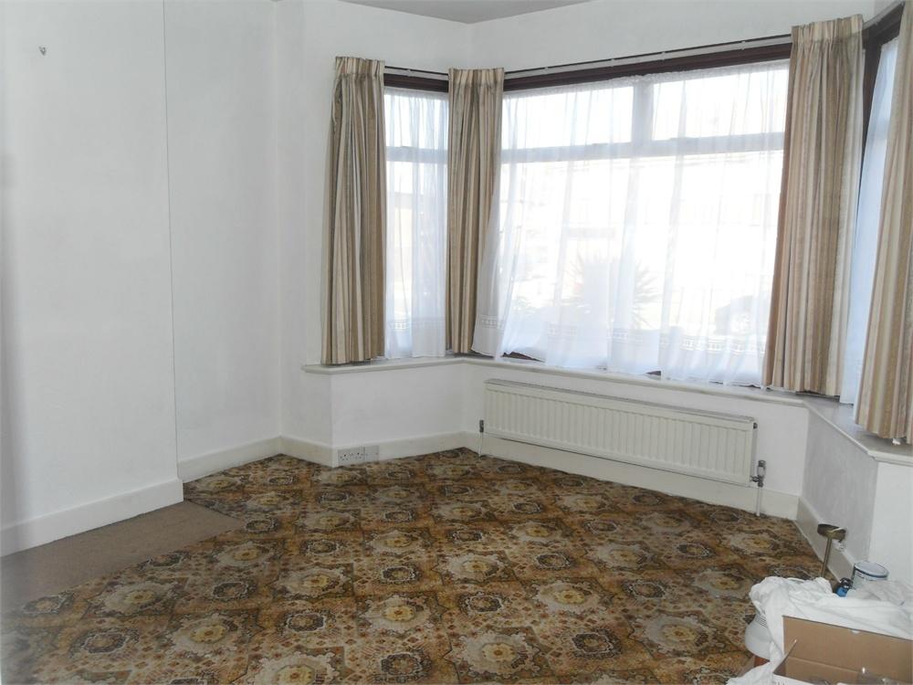 Crowshott Avenue, STANMORE, Middlesex 3 bed semidetached house £