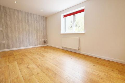 1 bedroom apartment to rent, Portsmouth Road, Godalming