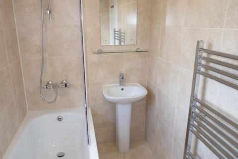 3 bedroom flat to rent, Amble Grove, Newcastle Upon Tyne NE2