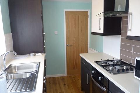 3 bedroom flat to rent, Amble Grove, Newcastle Upon Tyne NE2