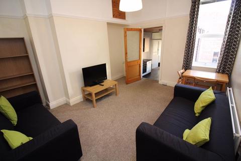 3 bedroom flat to rent, Addycombe Terrace, Newcastle Upon Tyne NE6