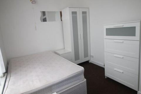 6 bedroom flat to rent - 111a Warwick Street, Leamington Spa