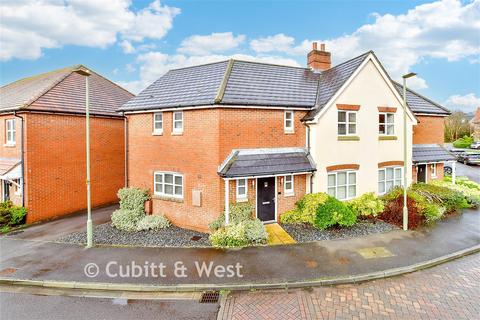 3 bedroom semi-detached house for sale, Skylark Avenue, Emsworth PO10