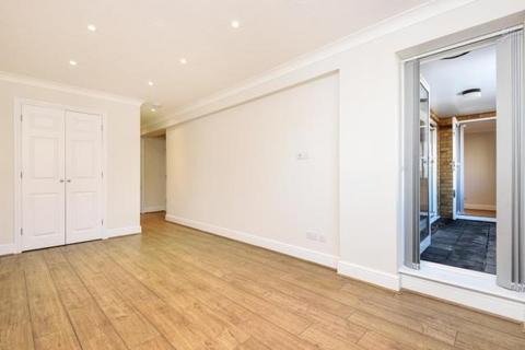2 bedroom apartment to rent, Coliseum Court,  Finchley,  N3