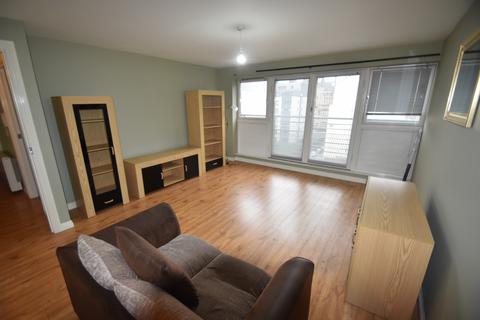 2 bedroom flat to rent, Wallace Stret , Glasgow  G5