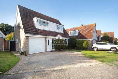 4 bedroom detached house for sale, Briarfields, Frinton-on-Sea CO13