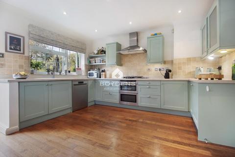 18 Briarfields, Kirby Le Soken, Frinton-on-sea, CO13 0HE