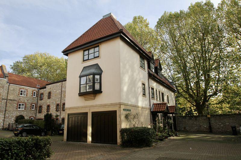 Carlton Mews, Wells 2 bed townhouse £254,500