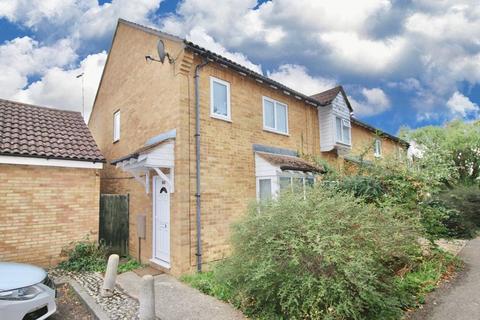 3 bedroom end of terrace house to rent, Ashton Gardens, Huntingdon