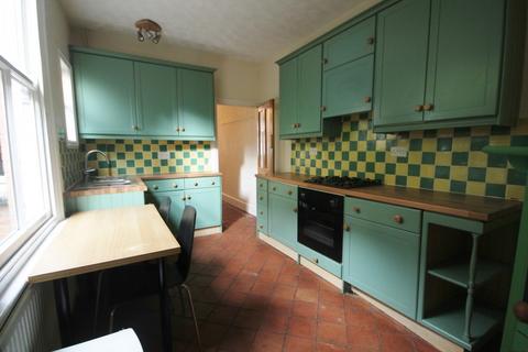 4 bedroom terraced house to rent, Barclay Street, West End, Leicester LE3