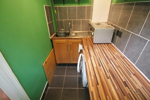 4 bedroom terraced house to rent, Barclay Street, West End, Leicester LE3