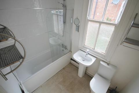 4 bedroom terraced house to rent, Barclay Street, West End, Leicester LE3