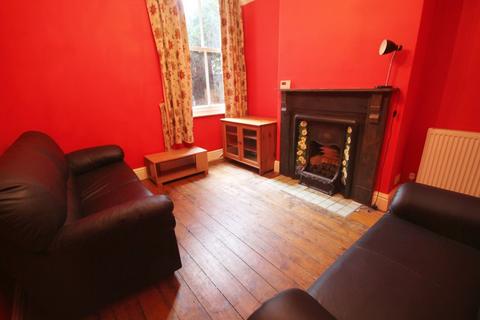 4 bedroom terraced house to rent, Barclay Street, West End, Leicester LE3