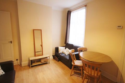 4 bedroom terraced house to rent, Harrow Road, West End, Leicester, LE3