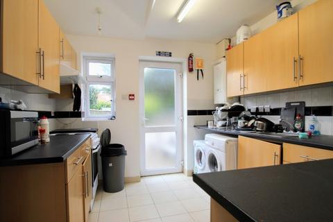 6 bedroom semi-detached house to rent, Valentia Road, Headington