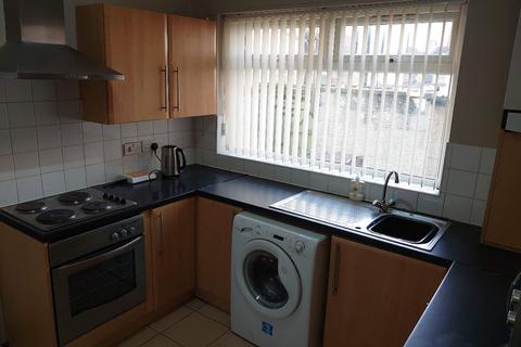 3 bedroom terraced house to rent - Connaught Rd, Kensington Fields