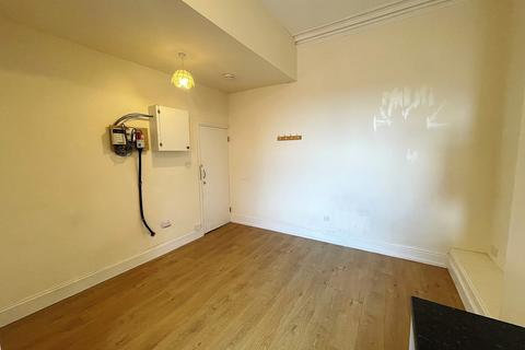 Studio to rent, Western Parade, Southsea