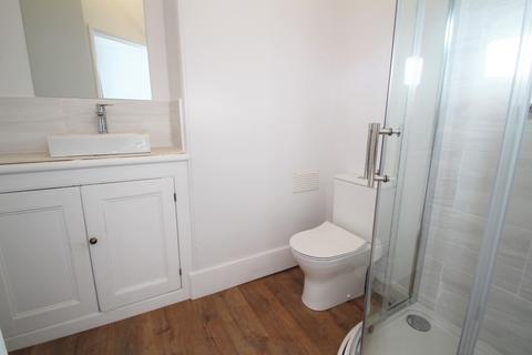 1 bedroom in a house share to rent, Wolsdon Street, Plymouth PL1