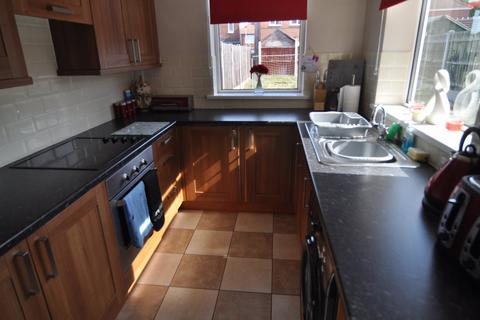 2 bedroom semi-detached house to rent, Kingsway, Wombwell