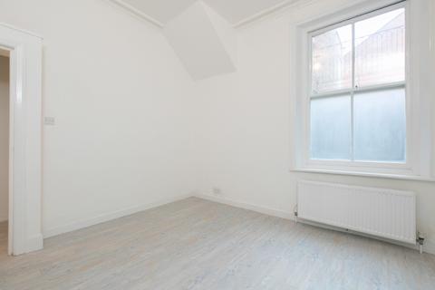 2 bedroom flat to rent - Munster Road, Fulham, SW6