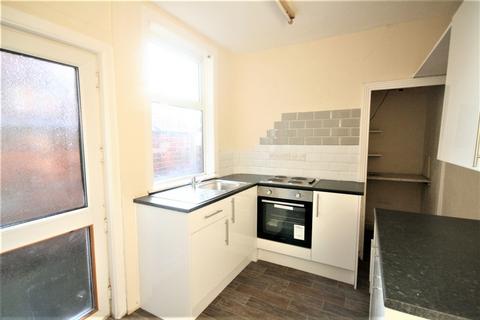 2 bedroom terraced house to rent, Westminster Street, Crewe