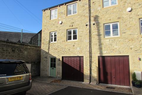 3 bedroom townhouse to rent, Church View, Skipton BD23