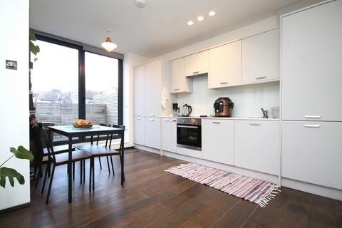 2 bedroom flat to rent, Colney Hatch Lane, Muswell Hill, N10