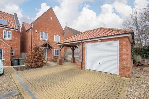 4 bedroom detached house to rent, Bayfield Way, Swaffham