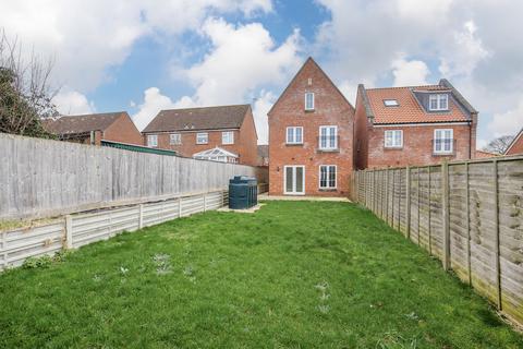 4 bedroom detached house to rent, Bayfield Way, Swaffham