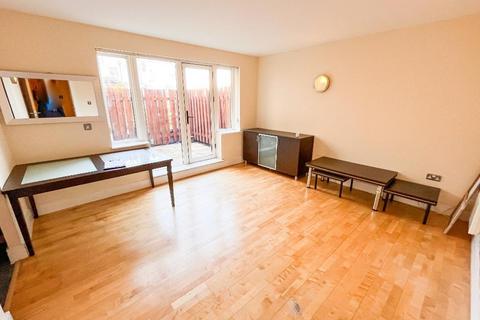 2 bedroom flat to rent, London NW2