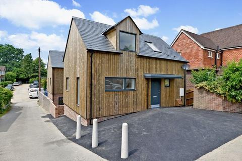 3 bedroom semi-detached house to rent, St Christophers Road, Haslemere